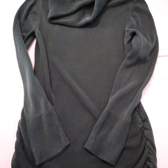 Tommy Hilfiger Turtleneck and Calvin Klein Cowlneck Sweaters - Picture 5 of 16